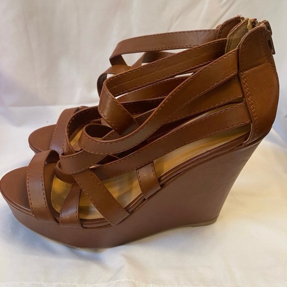 Soda Strappy Wedge Shoes Sz 8 preowned - Picture 1 of 5